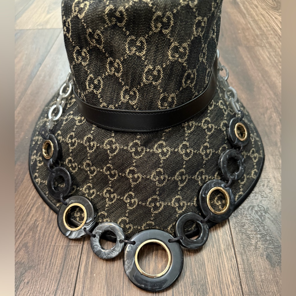 Shopevelynne Black And Gold Necklace
